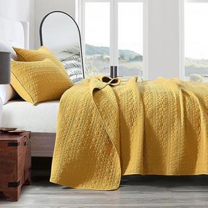 Quilt Set Queen Size Yellow Classic Geometric Spots Stitched Pattern Pre-Washed Microfiber Coverlet Ultra Soft Lightweight Quilted Bedspread for All Season 3 Pieces