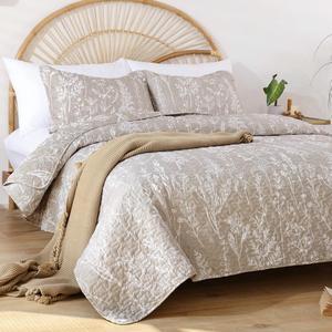 Quilt Queen Size Oatmeal Bed Spread with White Floral Pattern Botanical Microfiber Quilts Set Lightweight Comforter 3 Pieces Reversible Bedding Set (1 Queen Quilt and 2 Pillow Cases)