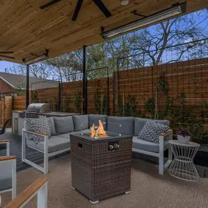 22" Propane Gas Fire Pit Table, 50000 BTU Square Steel Fire Pit with Beautiful Wicker Base for Outside Patio Deck Garden Backyard-Black