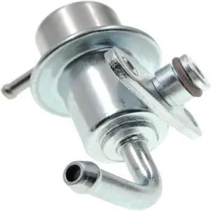 22670-0W000 For Nissan D21 Pickup Quest Qx4 Fuel Injection Pressure Regulator