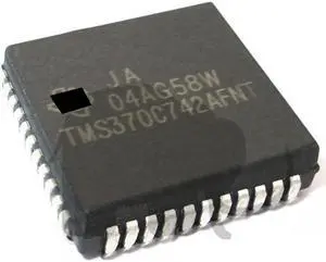 2PCS TMS370C742AFNT TMS370C742AFNTG4