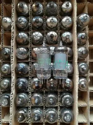 Novo tubo eletrônico antigo tubo americana 6au6 bonito para o