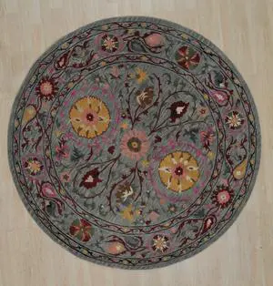 Hand-Tufted Wool Blue Traditional Floral Suzani Rug, Made in India