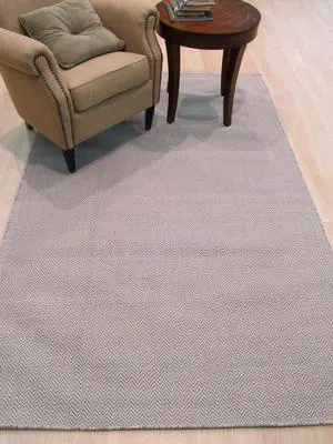 Hand-Tufted Wool Ivory Transitional Chevron Chevron Rug, Made in India