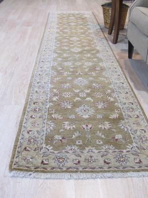 Gold/mustard Hand Knotted Wool Traditional Oriental Agra Rug, Made in India