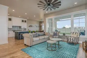 Hand-Knotted Wool Green Modern Contemporary Moroccan  Rug, Made in India