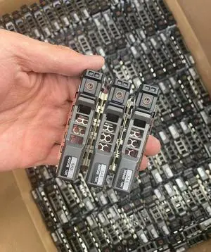 100pcs 2.5" SAS SATA Caddy Tray 8FKXC 08FKXC NTPP3 For R900 R730XD R720 R620 R610 R630 R520 R320 T430 KG7NR G176J T630