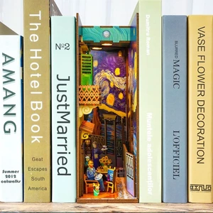 DIY 3D Book Nook Kit Vincent's World 80pcs DIY 3D Book Nook Kit Vincent's World 80pcs