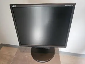 17 DESKTOP MONITOR WITH LED BACKLIGHTING