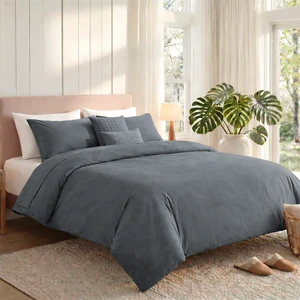 5-Piece Modern Minimalist Duvet Cover Set with Cushions 5-Piece Modern Minimalist Duvet Cover Set with Cushions