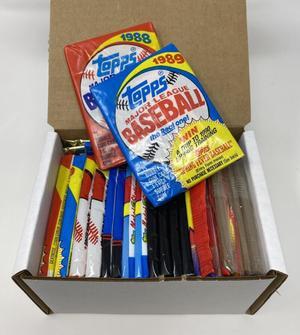 Superior Sports Investments 300 Topps Baseball Cards in Sealed Wax Packs