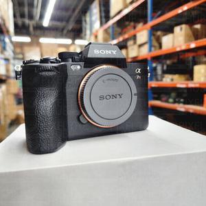 Sony a7R V Mirrorless Camera - ILCE7RM5/B
