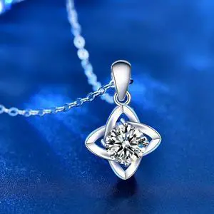 1 Carat D Color VVS1 with 18K Gold Plating Moissanite Clover Pendant Necklace for Women S925 Sterling Silver Diamond Necklace - Wedding Engagement Valentine's Day Christmas Gift
