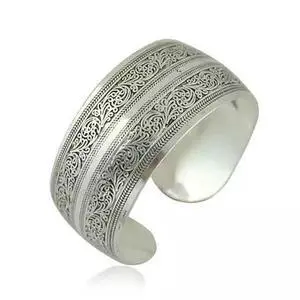 Vista Artistry Bracelet Vintage Look with Silver Overlay - Silver Vista Artistry Bracelet Vintage Look with Silver Overlay - Silver
