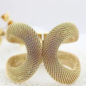 Vista Glamsham - The Vintage Infinity Loop Mesh Bracelet - Gold Vista Glamsham - The Vintage Infinity Loop Mesh Bracelet - Gold