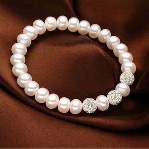 Vista Venus Italian Pearl Bracelet - With 3 Crystal Moon Beads - White Pearl Vista Venus Italian Pearl Bracelet - With 3 Crystal Moon Beads - White Pearl