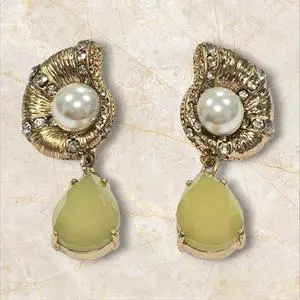 Vista EXOTICA - The Seashell Heaven Earrings - Gold Vista EXOTICA - The Seashell Heaven Earrings - Gold