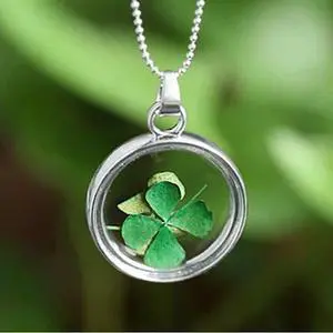 Vista Lucky U Green Clover Leaf Glass Necklace - Green Vista Lucky U Green Clover Leaf Glass Necklace - Green