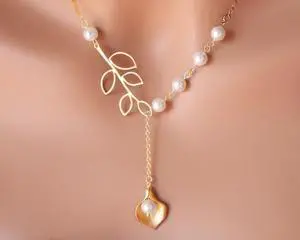 Vista Pearly Lily Lariat Necklace in Sterling Silver and Real Pearl - YELLOW GOLD Vista Pearly Lily Lariat Necklace in Sterling Silver and Real Pearl - YELLOW GOLD