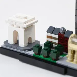 ZITIANYOUBUILD Custom MOC: CF0030 Paris Architecture Model 661 Parts Gift for Christmas