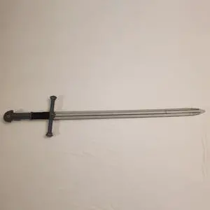 ZITIANYOUBUILD MOC-140605 The King's Sword Model from Movie Building Toys Set 944 Parts