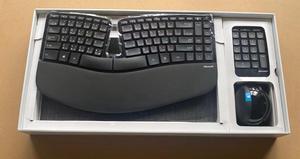 Microsoft Sculpt Ergonomic Wireless Desktop Keyboard and Mouse - Black (CN version with Chinese and English characters)