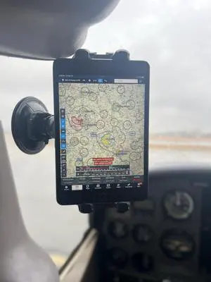 FlightPro ProAviator Suction Cup Mount - Curved Arm - Supports Multi Angle Display - for Pilots, General Aviation (ProAviator: iPad Mount)