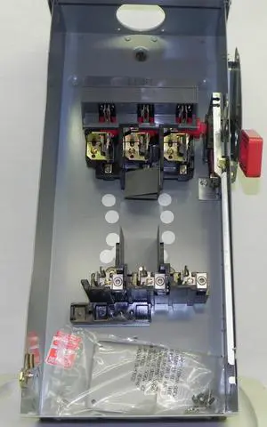 GE TH3363R 3 Wire 3 Pole Fusible Type TH Heavy-Duty Safety Switch 600 Volt AC 100 Amp NEMA 3R Spec-Setter?