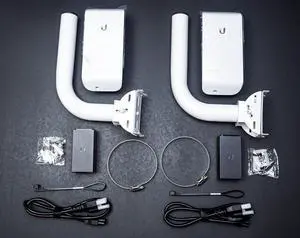 Wireless Bridge Ubiquiti LOCOM5 PRE-CONFIGURED, Bundle of 2 Nanostation LOCO M5 with Poles Included, Point to Point Outdoor WiFi Bridge, Plugh and Play, 5GHz, 150+Mbps, 10+km Range, Network Bridge.