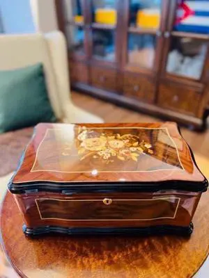 LCDH Export Tail Order - Lucury Limited Edition - European-style Tree Palm Pattemed Laminate - Large WoodenyBox- Jewelry Chest
