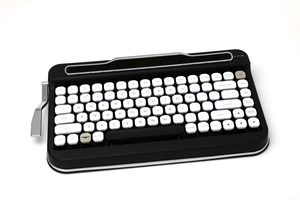 Penna Bluetooth Keyboard with White Dia Keycap(US Language, F 1.1V) (Matte Black, Cherry MX Blue) Penna Bluetooth Keyboard with White Dia Keycap(US Language, F 1.1V) (Matte Black, Cherry MX Blue)