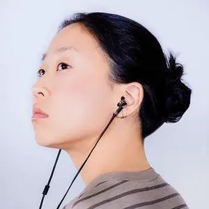 MASTER & DYNAMIC ME05 Wired Earphones, Wired Ear Buds with Built-in Remote to Control Music, Phone Calls, and Volume with USB-C Adapter, Gunmetal/Black