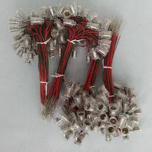 100pcs E10 screw-type long strip lamp holder 23011 small lamp holder suitable for physics teaching experiments 100pcs E10 screw-type long strip lamp holder 23011 small lamp holder suitable for physics teaching experiments