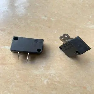 3pcs/batch Noodle machine spare parts Magnetic switch CMS-14E-2 10A 250VAC 3pcs/batch Noodle machine spare parts Magnetic switch CMS-14E-2 10A 250VAC