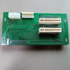 The -6105P4 B4 features an embedded industrial backplane with 1.0 bus expansion in two slots, suitable for 1U chassis. The -6105P4 B4 features an embedded industrial backplane with 1.0 bus expansion in two slots, suitable for 1U chassis.