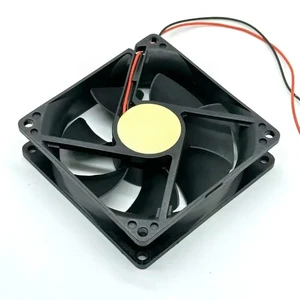 AD0824UB-A71GL DC 24V 0.26A 80x80x25mm Dual-wire cooling fan AD0824UB-A71GL DC 24V 0.26A 80x80x25mm Dual-wire cooling fan