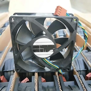 EFH-08E12W-GP01 DC 12V 0.70A 80x80x25mm Four-wire chassis cooling fan EFH-08E12W-GP01 DC 12V 0.70A 80x80x25mm Four-wire chassis cooling fan
