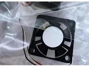 FD3010B12W5 DC 12V 0.96W 30x30x10mm Three-wire cooling fan FD3010B12W5 DC 12V 0.96W 30x30x10mm Three-wire cooling fan