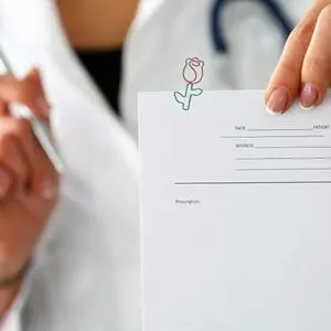 Multifunctional Microphone Clipon Design Portable Lapel Lavalier for Vlogging Interviews Small l Recording