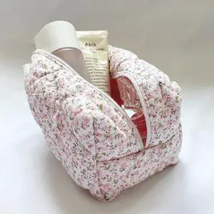 Kawaii Flower Printed Cosmetic Pouch Women Girls Storage Organizer Toiletry Handbag Large Travel Cosmetic Bag Floral Puffy Quilted Makeup Bag PINK
