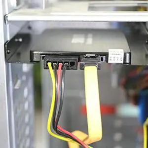 2.5-Inch to 3.5-Inch Hard Drive Bracket SSD HDD l Mounting Adapter Rack for Home Laptop Desktop Computer Parts