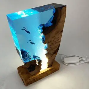 Diver Lamp Decorative USB Desktop Lamp Ornament for Home Office Handmade Epoxy Resin Night Light (8 * 5 Inch)