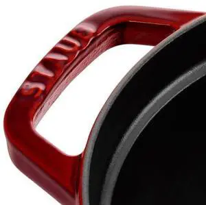 Staub Oval Cocotte - 4.25Qt - Grenadine Staub Oval Cocotte - 4.25Qt - Grenadine