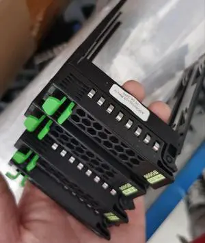 A3C40135103 for RX200/300 S8 2.5-inch SAS HDD bracket/shelf A3C40135103 for RX200/300 S8 2.5-inch SAS HDD bracket/shelf