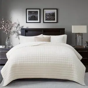Luxury Velvet Quilt Set King Size, Lightweight Velvet Comforter Set, Oversized Bedspread Coverlet Quilted Bedding Set, with 2 Matching Pillow Shams, for All Season, Cream White Luxury Velvet Quilt Set King Size, Lightweight Velvet Comforter Set, Oversized Bedspread Coverlet Quilted Bedding Set, with 2 Matching Pillow Shams, for All Season, Cream White