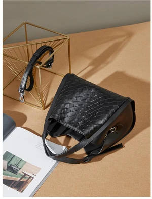 Female Cowhide Casual Crossbody Bag Black Female Cowhide Casual Crossbody Bag Black