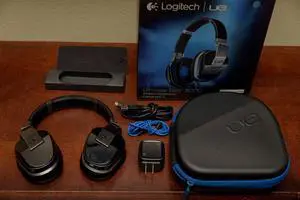 Logitech UE 9000 Wireless Headphones Logitech UE 9000 Wireless Headphones
