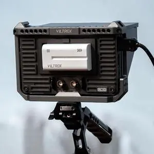 DC-X3 SDI Monitor Kit with Rig Cage, 6 Inch Touchscreen Camera Field Monitor Cage Kit 4K HDMI, 2000Nits Daylight Viewable DSLR Camera Monitor, with Battery/Sunshade/Protective Case DC-X3 SDI Monitor Kit with Rig Cage, 6 Inch Touchscreen Camera Field Monitor Cage Kit 4K HDMI, 2000Nits Daylight Viewable DSLR Camera Monitor, with Battery/Sunshade/Protective Case