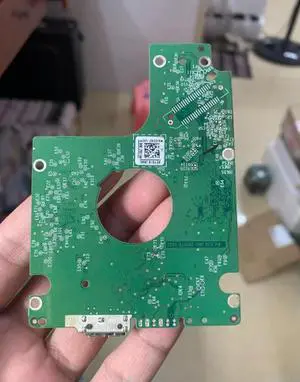Hard disk circuit board 2060-810082-000 REV P0 Hard disk circuit board 2060-810082-000 REV P0