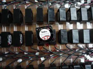 Nidec D02X-12TS4 02 2510 12v 0.4a 2wire Cooling 25MM *25MM*10MM Nidec D02X-12TS4 02 2510 12v 0.4a 2wire Cooling 25MM *25MM*10MM